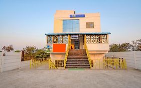 Fabhotel Mahi Resort